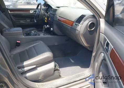 2010 Volkswagen Touareg Vr6 Fsi z USA, uszkodzony, nr VIN WVGBF7A91AD002004